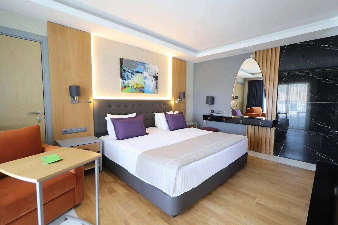 Hotel La Quinta By Wyndham Bodrum